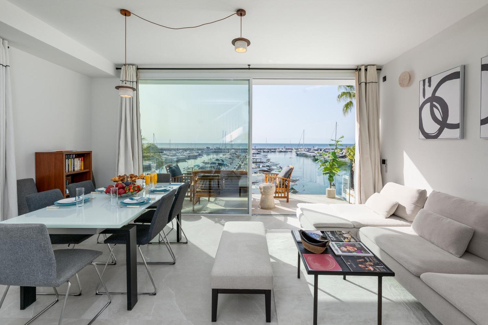 243-fully Renovated-puerto Banus Front Line Penthouse Appartamento *
