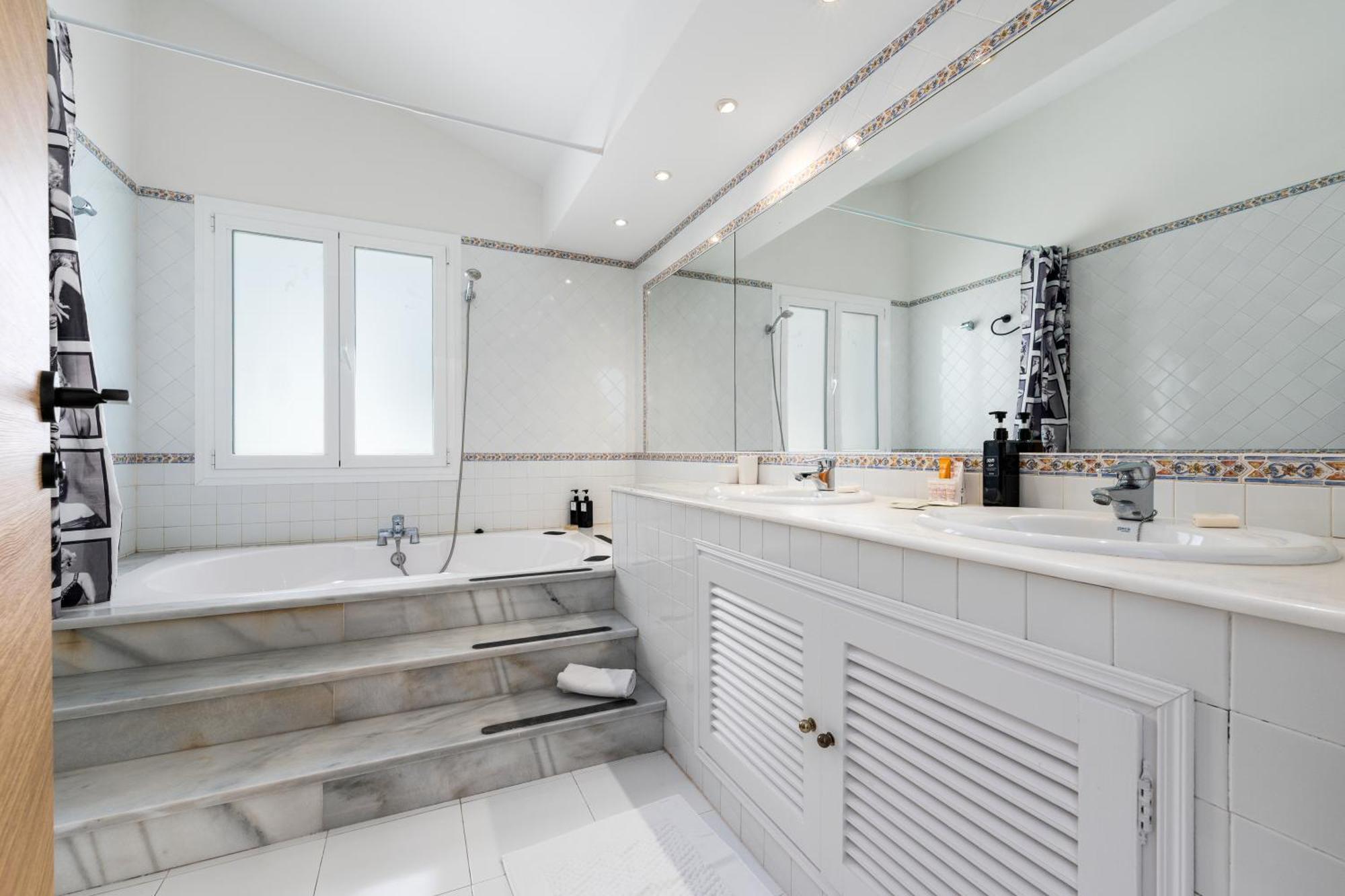 Appartamento 243-fully Renovated-puerto Banus Front Line Penthouse *