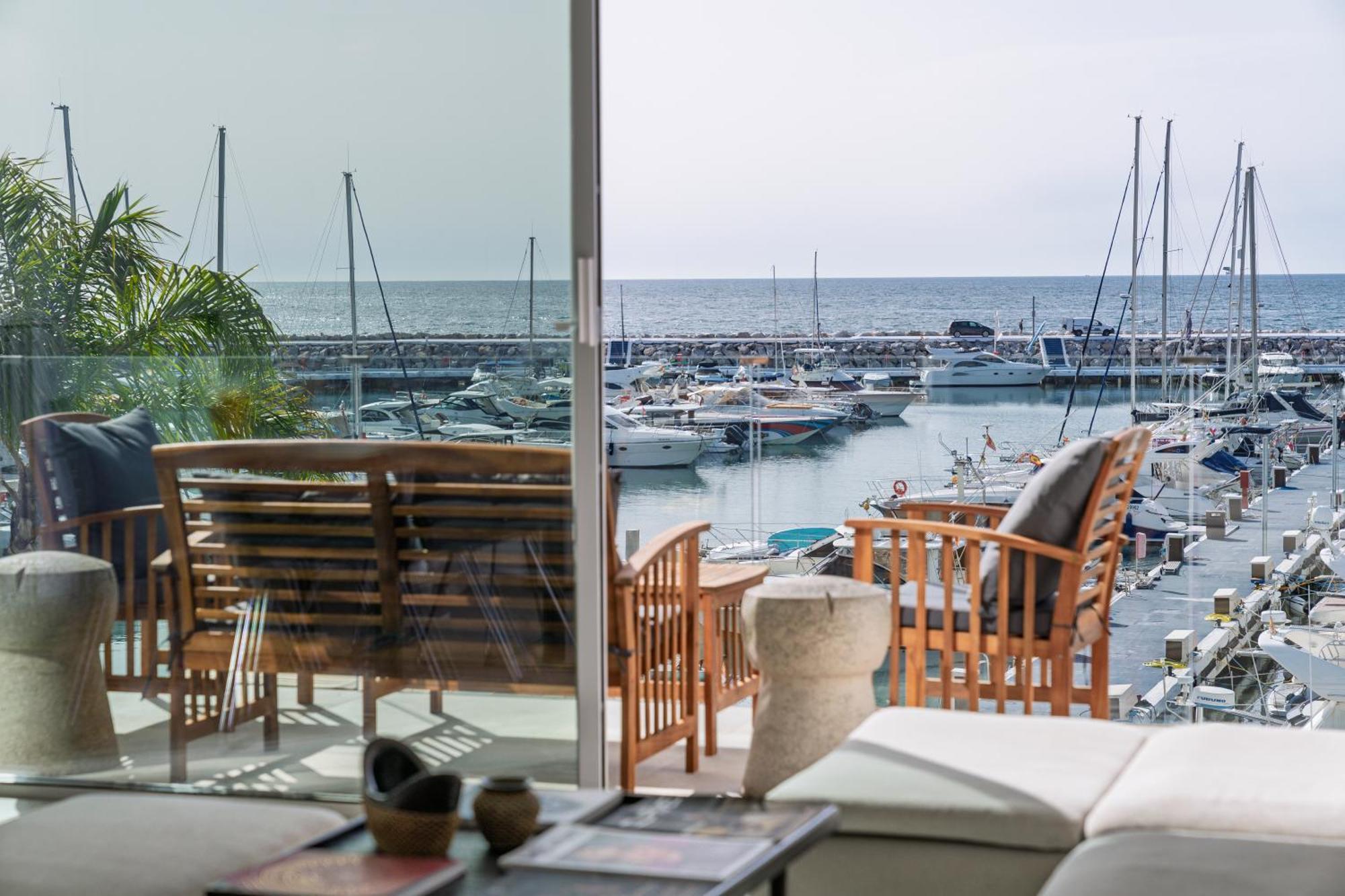 243-fully Renovated-puerto Banus Front Line Penthouse Lejlighed *